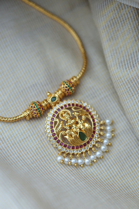 Heritage gold plated short necklace H0247