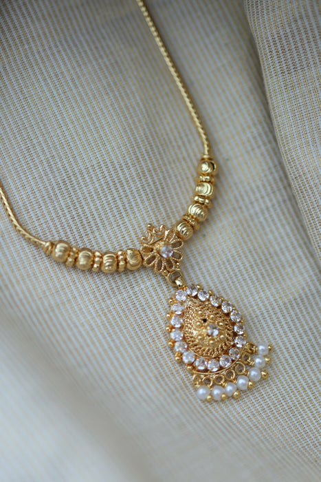 Heritage gold plated short necklace H0251