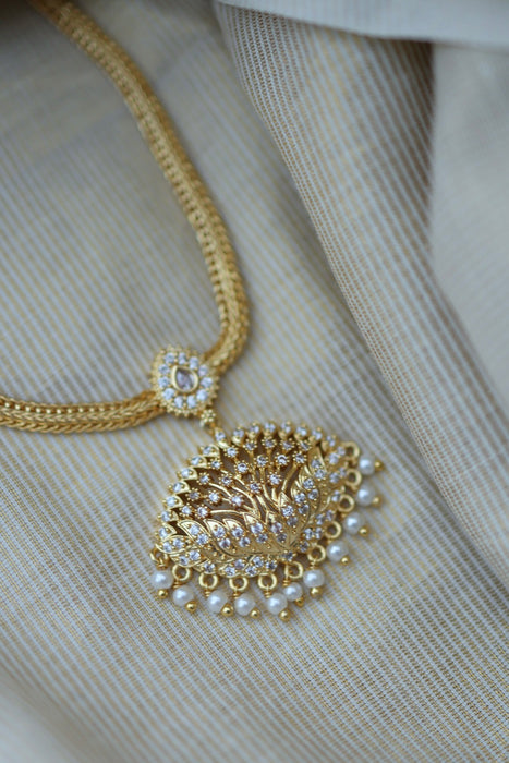 Heritage gold plated short necklace H0252