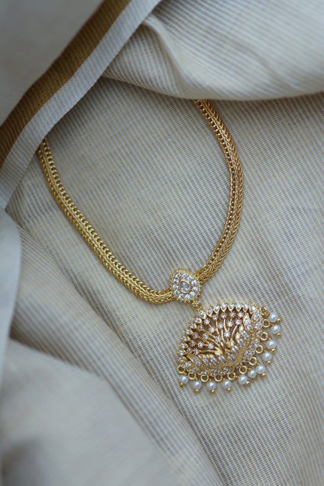 Heritage gold plated short necklace H0252