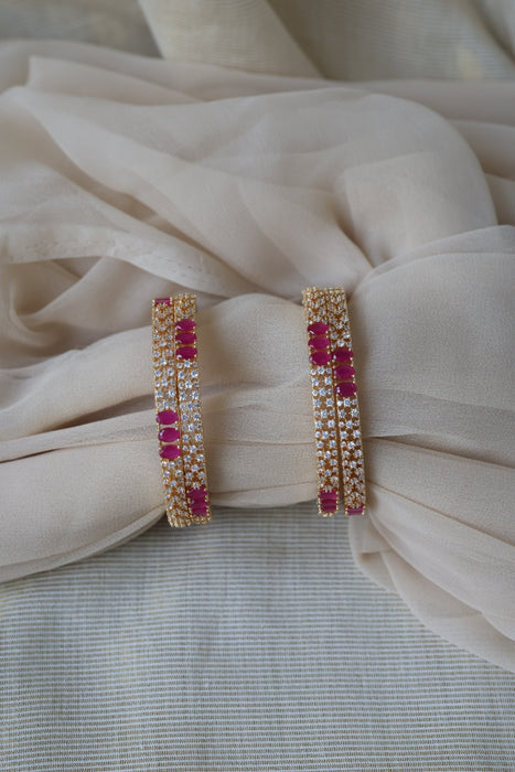 Heritage gold plated white stone bangle HB6521