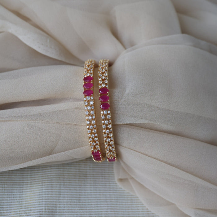 Heritage gold plated white stone bangle HB6521