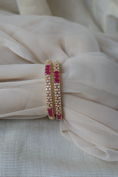 Heritage gold plated white stone bangle HB6521