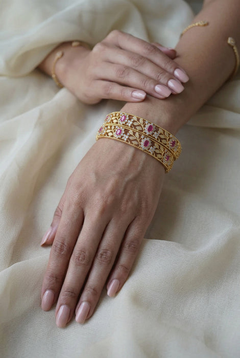 Heritage gold plated white stone bangle HB6963