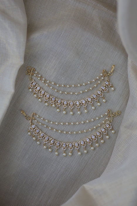Heritage 3 layer white stone and pearl mattal ear accessories HM233