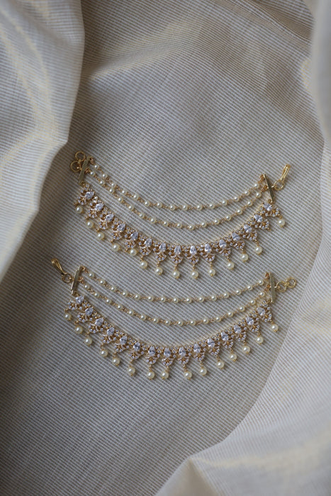 Heritage 3 layer white stone and pearl mattal ear accessories HM233