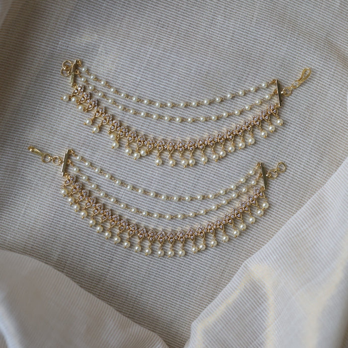 Heritage 3 layer white stone and pearl mattal ear accessories HM245
