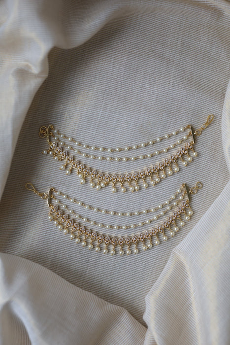 Heritage 3 layer white stone and pearl mattal ear accessories HM245
