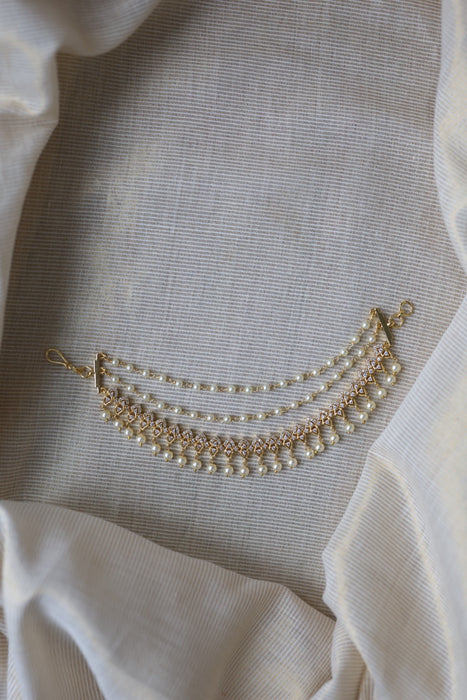 Heritage 3 layer white stone and pearl mattal ear accessories HM245