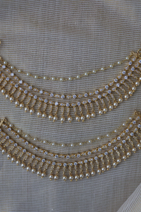 Heritage 3 layer white stone and pearl mattal ear accessories HM256