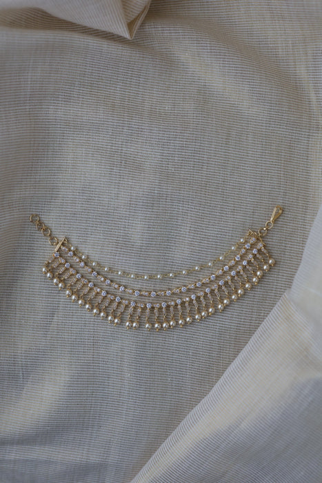 Heritage 3 layer white stone and pearl mattal ear accessories HM256