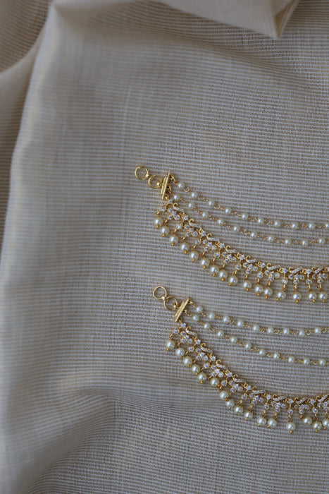 Heritage 3 layer white stone and pearl mattal ear accessories HM267