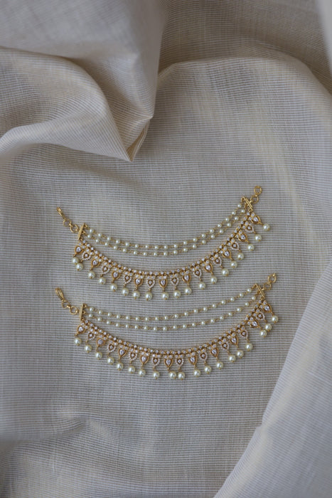 Heritage 3 layer white stone and pearl mattal ear accessories HM289