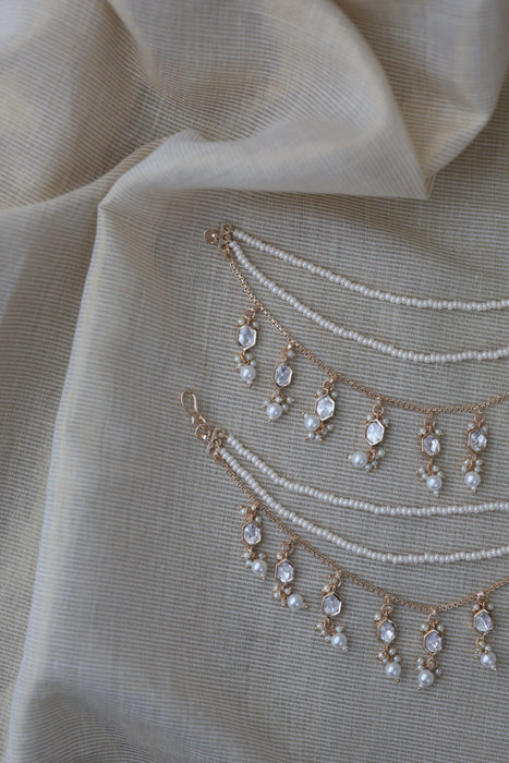 Heritage 3 layer white stone and pearl mattal ear accessories HM278