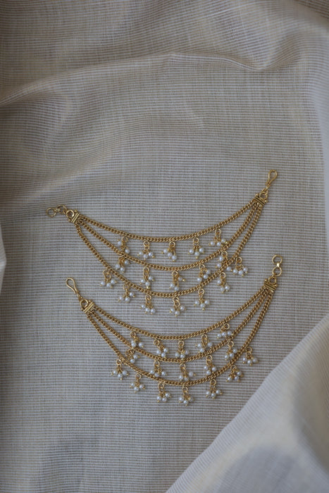 Heritage 3 layer white stone and pearl mattal ear accessories HM2897