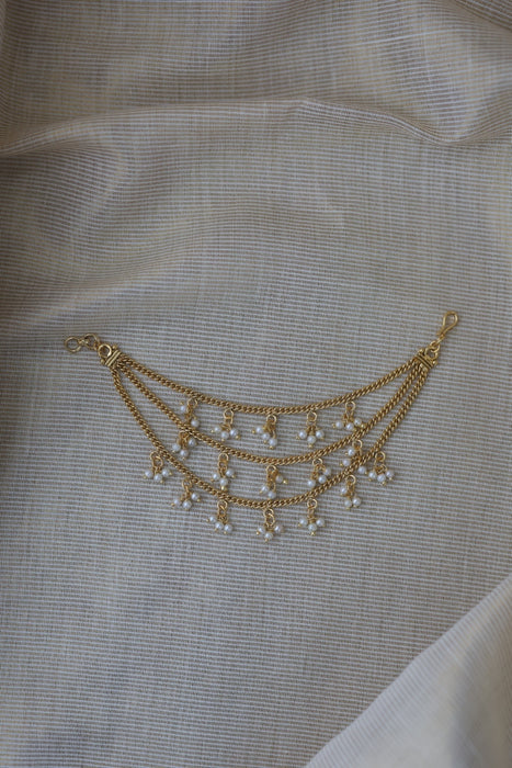 Heritage 3 layer white stone and pearl mattal ear accessories HM2897