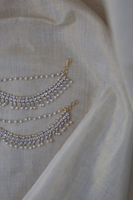 Heritage 3 layer white stone and pearl mattal ear accessories HM232