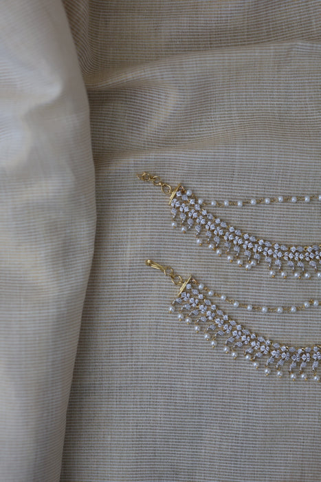 Heritage 3 layer white stone and pearl mattal ear accessories HM232