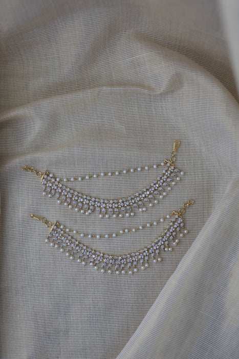 Heritage 3 layer white stone and pearl mattal ear accessories HM232