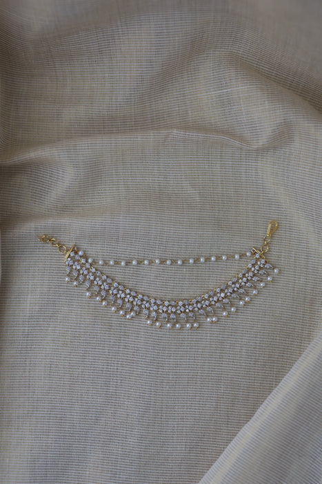Heritage 3 layer white stone and pearl mattal ear accessories HM232