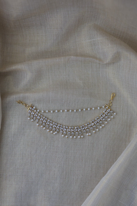 Heritage 3 layer white stone and pearl mattal ear accessories HM232