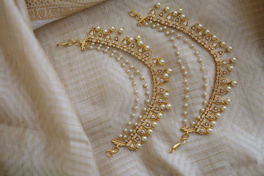 Heritage gold plated white stone mattal ear accessoris HM222