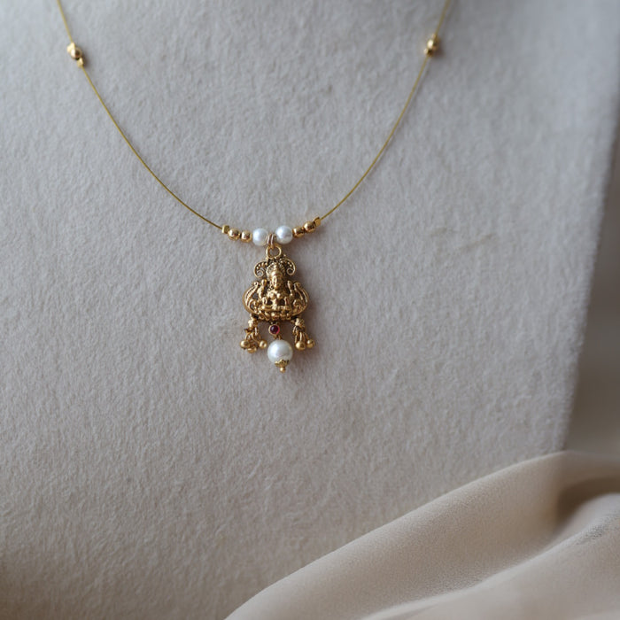 Antique gold plated invisibke necklace IN178