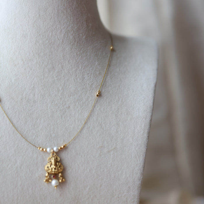 Antique gold plated invisibke necklace IN178