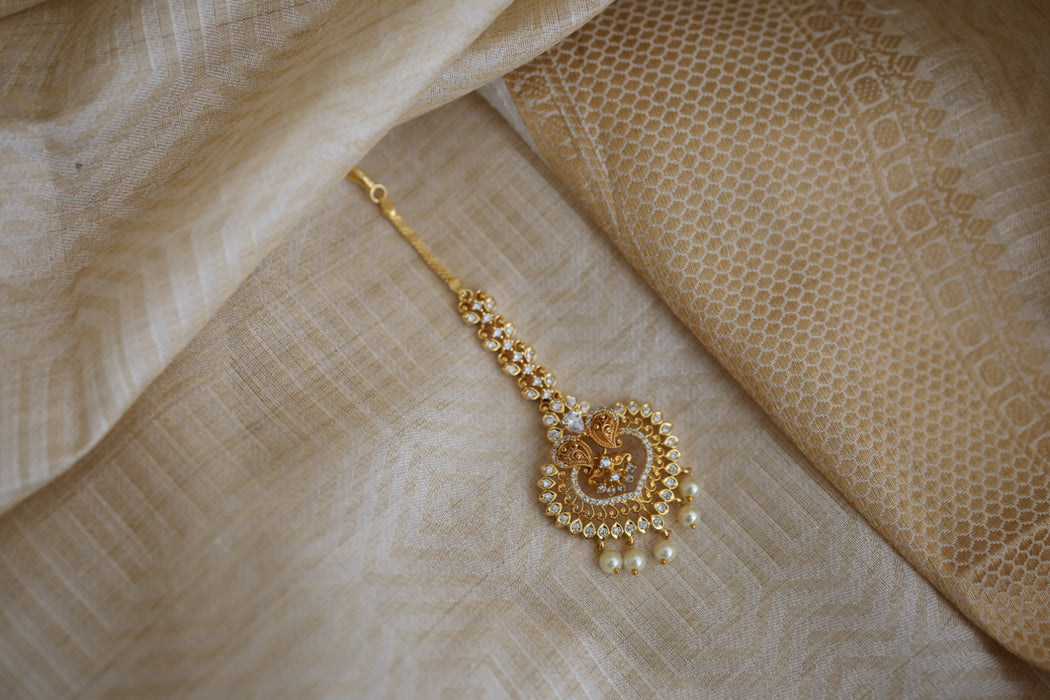 Heritage gold plated white stone tikka TH7554