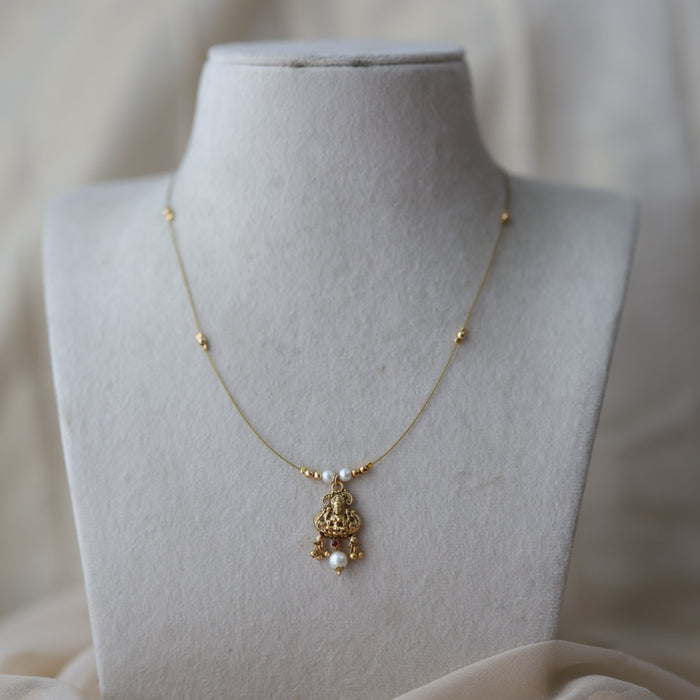 Antique gold plated invisibke necklace IN178