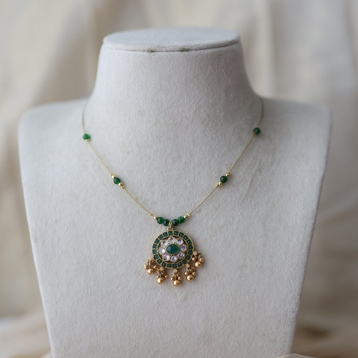 Antique green stone invisible necklace  IN4010