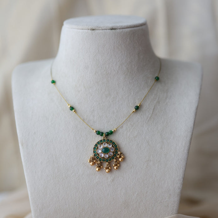 Antique green stone invisible necklace  IN4010