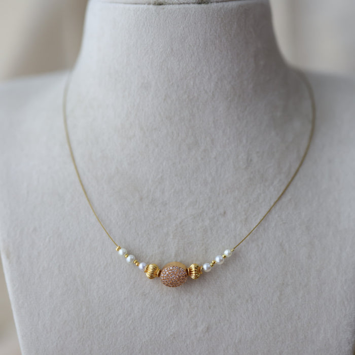 Heritage gold plated white stone invisible necklace IN1334