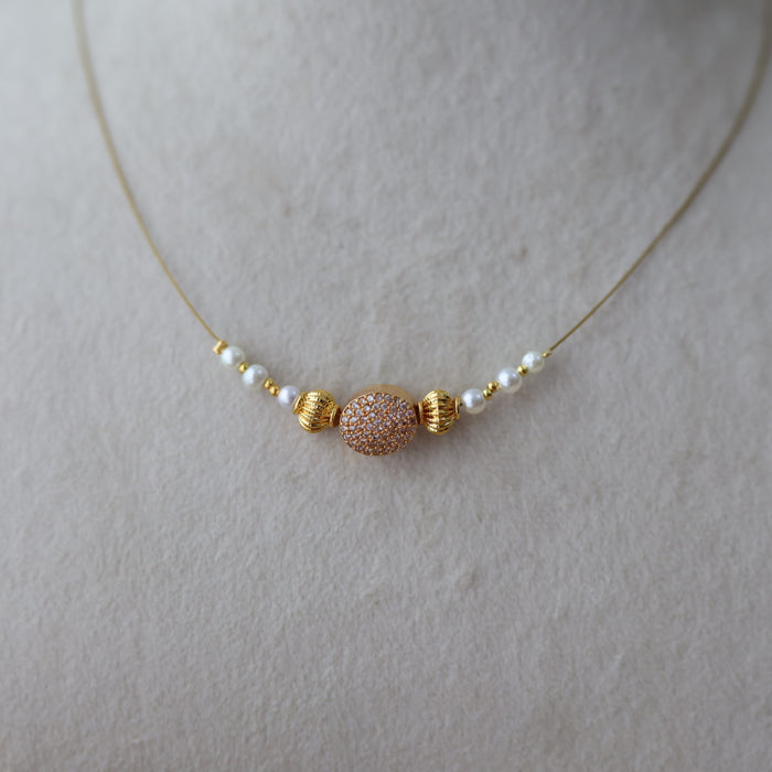Heritage gold plated white stone invisible necklace IN1334