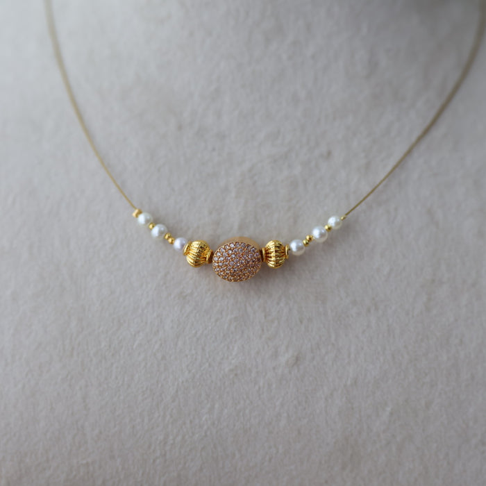 Heritage gold plated white stone invisible necklace IN1334