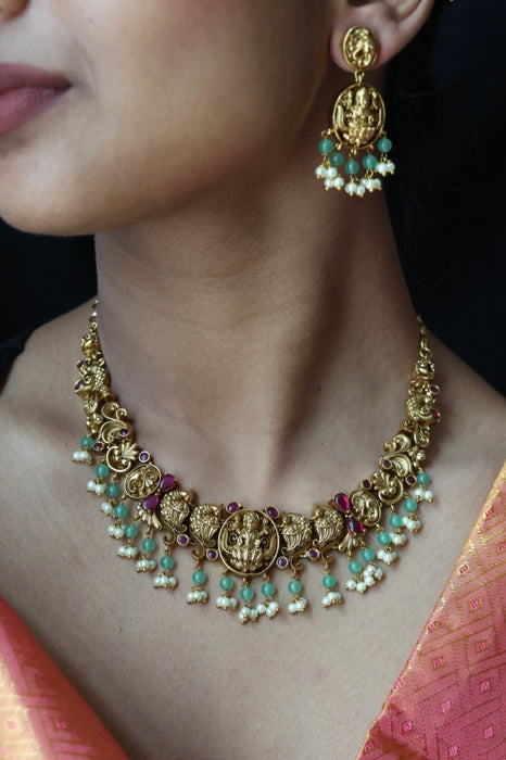 Antique green bead short necklace with earrings and tikka SS117894