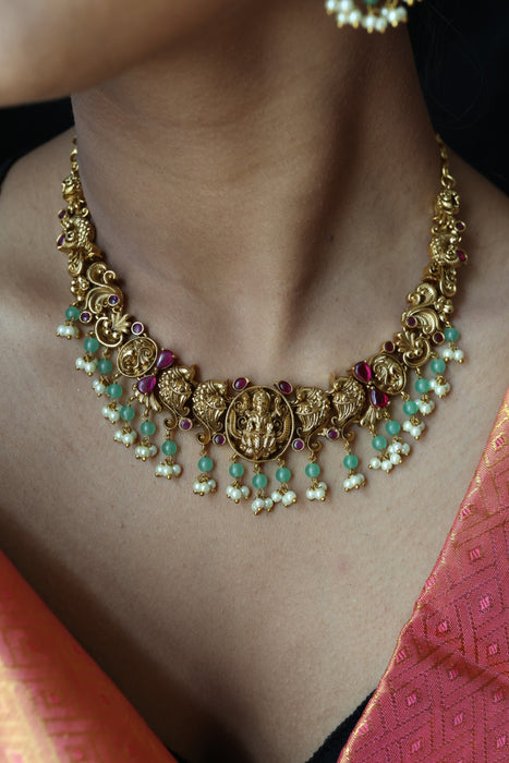 Antique green bead short necklace with earrings and tikka SS117894