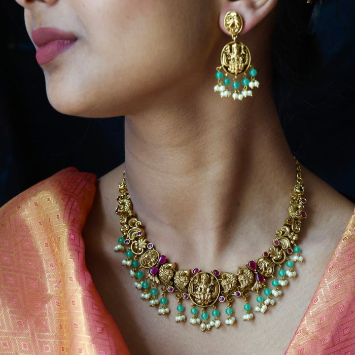 Antique green bead short necklace with earrings and tikka SS117894