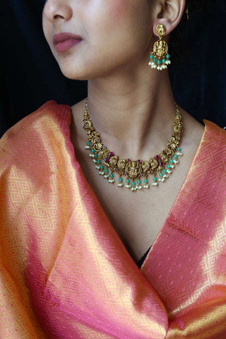 Antique green bead short necklace with earrings and tikka SS117894