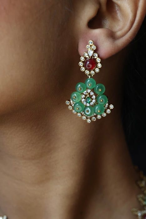 Antique green stone short necklace with earrings SS11568