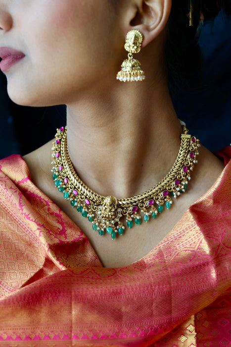 Antique green bead temple design short necklace with earrings SS115678
