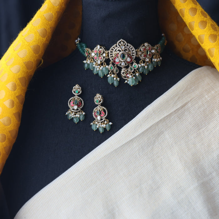 Antique green bead choker necklace and earrings AG166