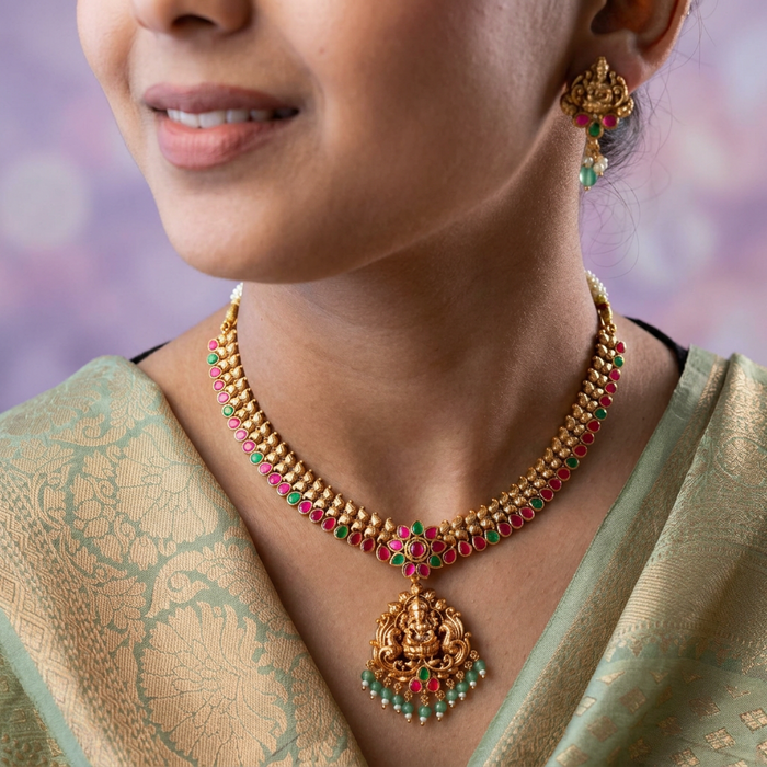Antique green bead short necklace with earrings S1B13589