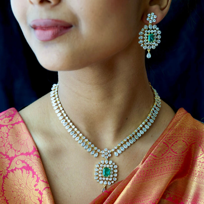Heritage white stone short necklace with earrings H818