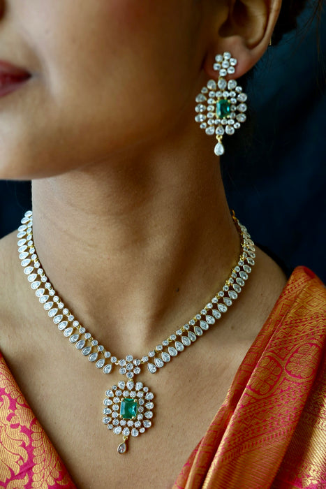 Heritage white stone short necklace with earrings H818