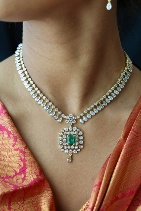 Heritage white stone short necklace with earrings H818