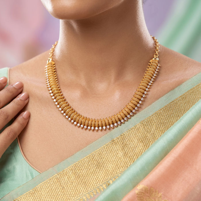 Heritage gold plated white stone short necklace H764