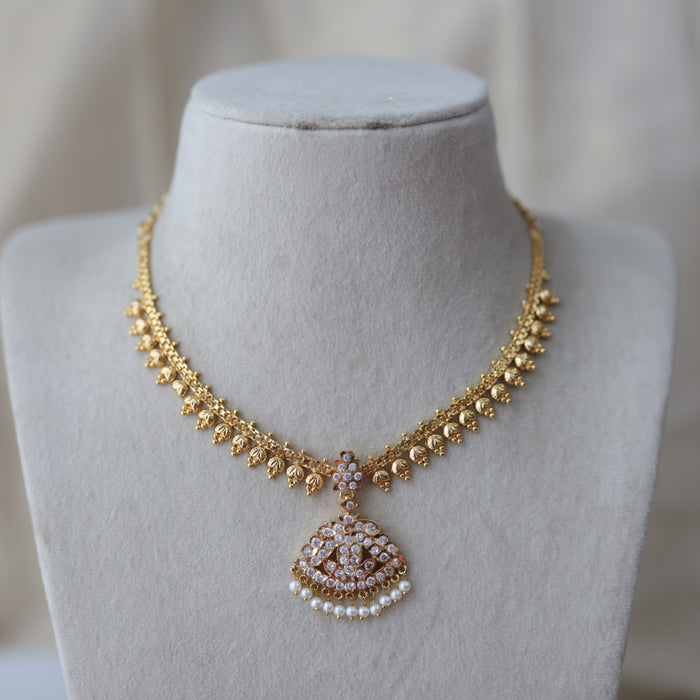 Heritage gold plated white stone design short necklace H1882