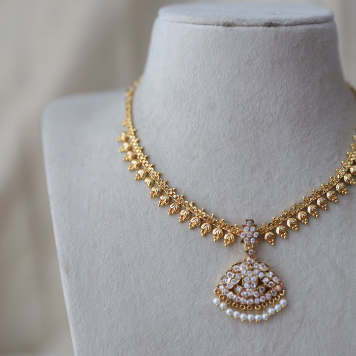 Heritage gold plated white stone design short necklace H1882