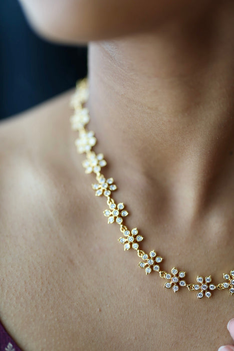 Heritage gold plated white choker short necklace H001